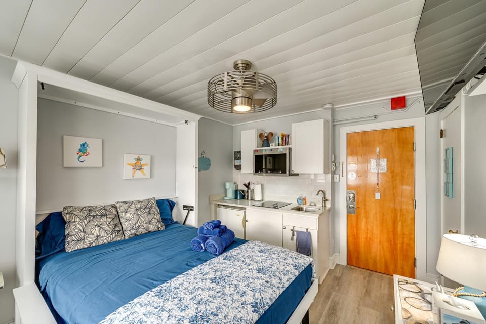 Prime Walkable Location! 2-Unit Ocean City Getaway Apartment in Ocean City