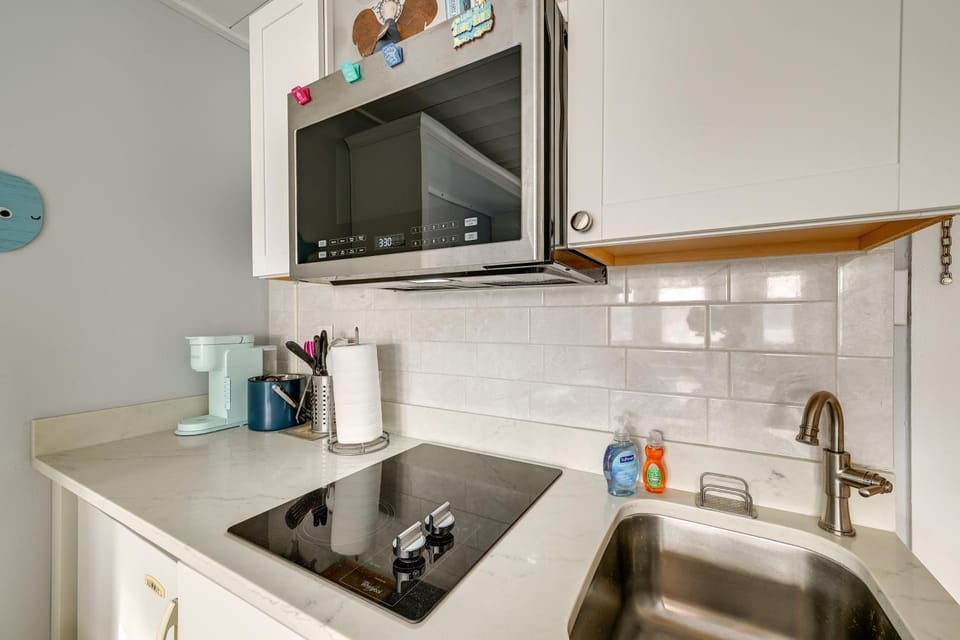 Prime Walkable Location! 2-Unit Ocean City Getaway Apartment in Ocean City