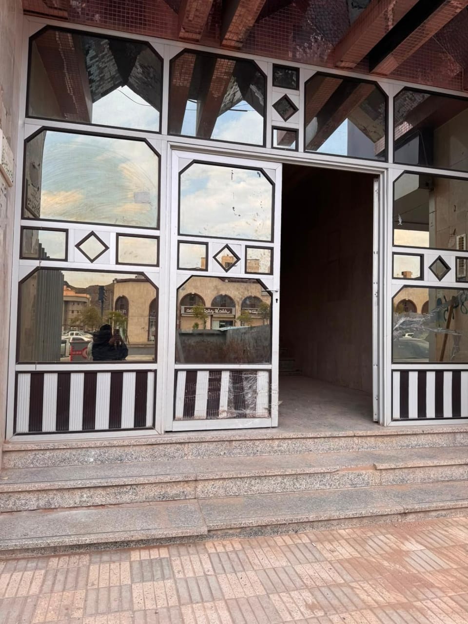 Property building, Facade/entrance