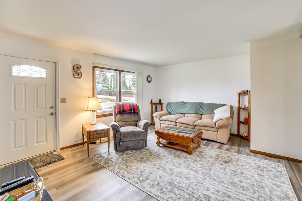 Explore the Upper Peninsula! Marquette Home House in Wisconsin