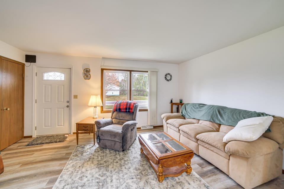 Explore the Upper Peninsula! Marquette Home House in Wisconsin