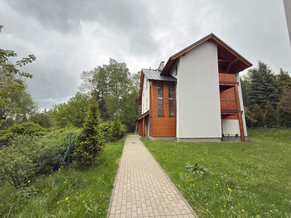 Property building, Spring, Day, Natural landscape, Garden, Garden view