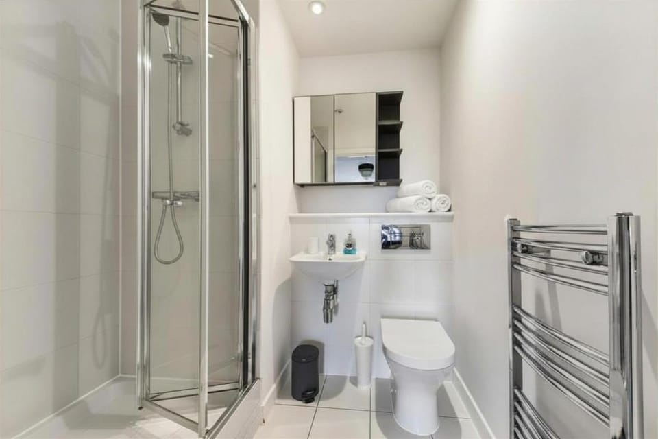 Long term Skyline Living - Stylish 2 Bed 2 Bath in London Apartment in London