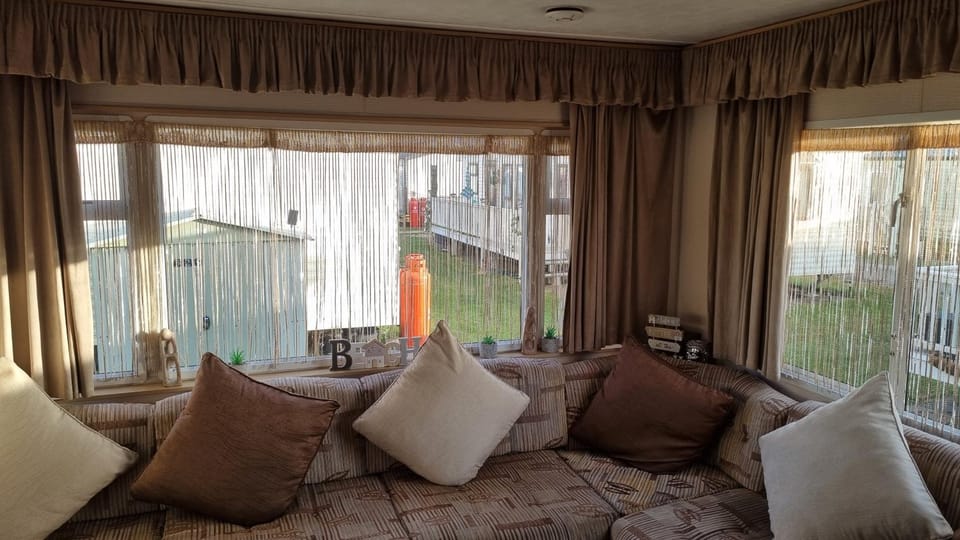Golden sands 326 3 bedroomed caravan House in Ingoldmells