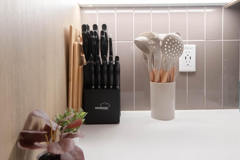 Kitchen or kitchenette, kitchen