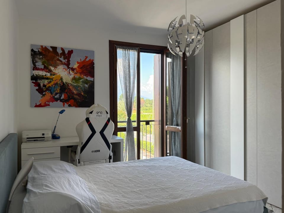Apartment Sirmione Lugana - Box Auto, AC, WiFi, 600m from Lake Apartment in Sirmione