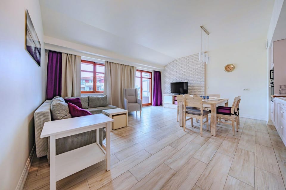 Communal lounge/ TV room, Kitchen or kitchenette