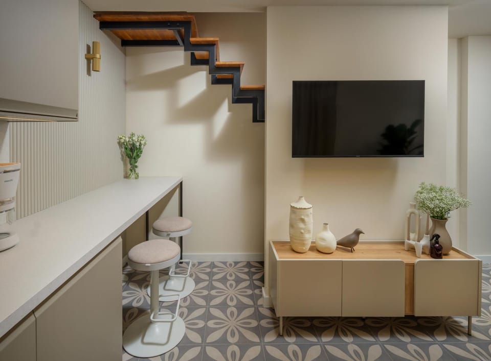 TV and multimedia, Kitchen or kitchenette, Seating area, Dining area