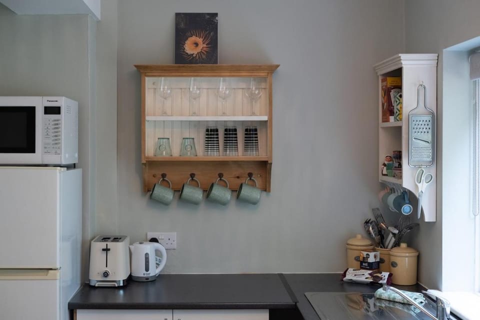 NEW Peaceful Kent Escape,10 mins to Faversham Apartment in City of Canterbury