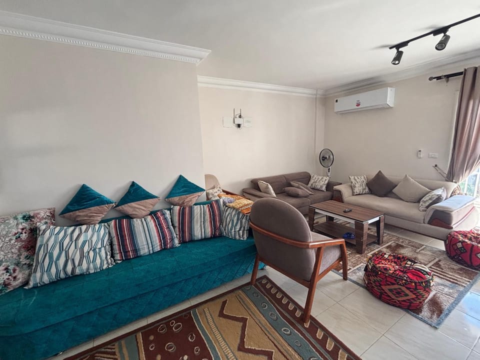 شقة بإطلالة هادئة في أرقى مناطق مدينتي بي 10 Apartment in New Cairo City