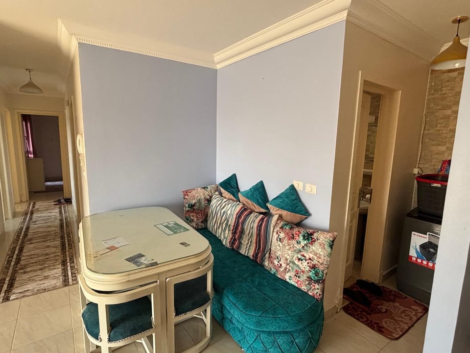 شقة بإطلالة هادئة في أرقى مناطق مدينتي بي 10 Apartment in New Cairo City
