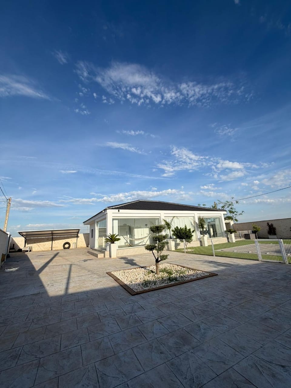 Patio, Parking