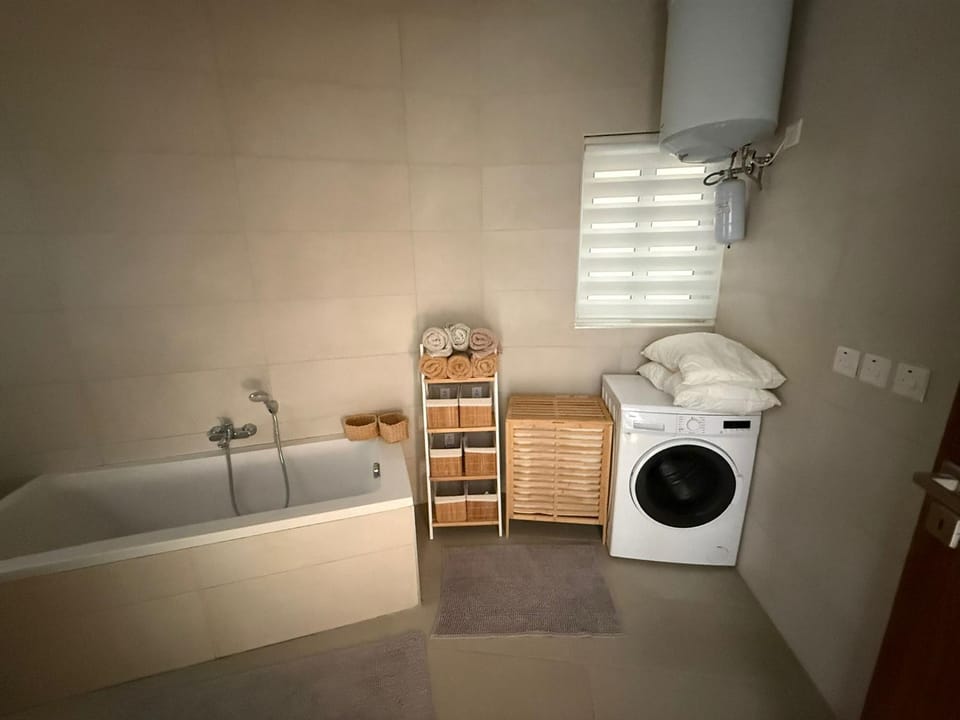 Bathroom, Bath, washing machine