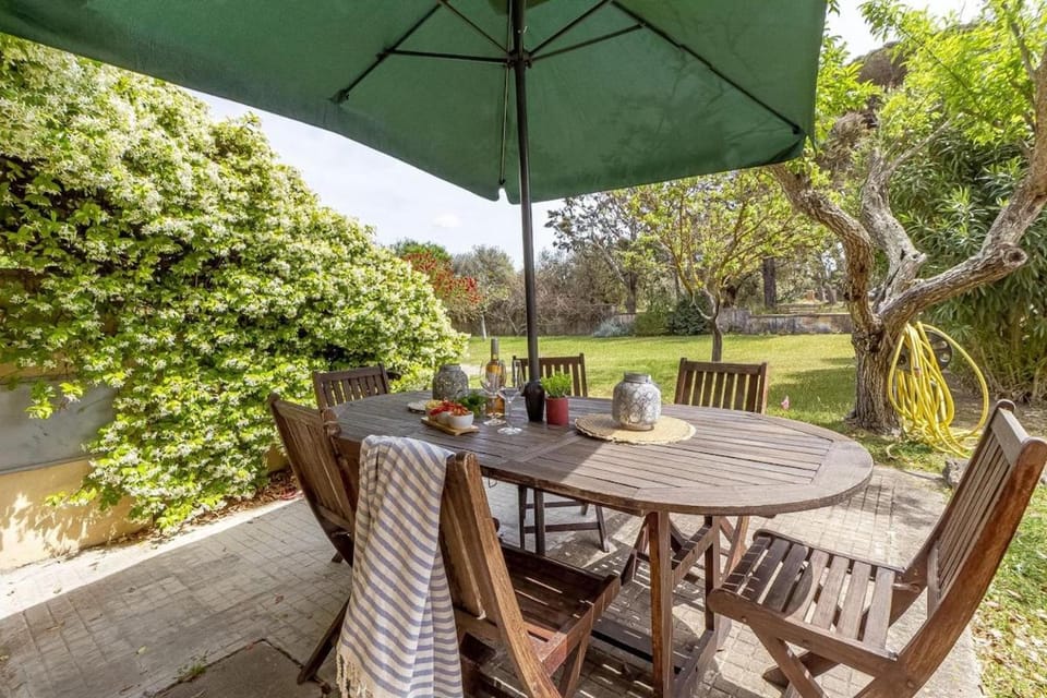 Property building, Breakfast