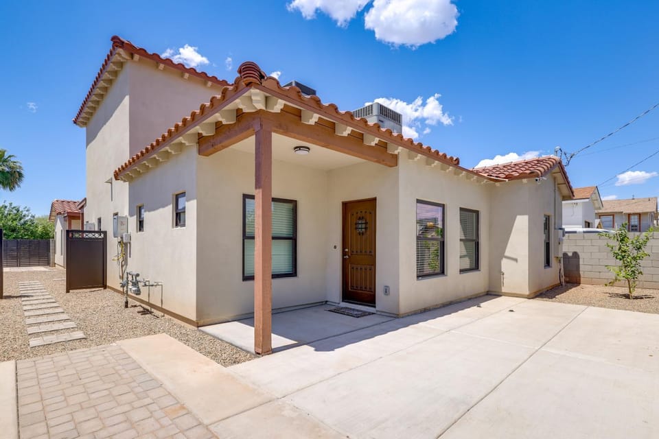 Easy Dtwn Access! Prime PHX Stay For Couples House in Phoenix