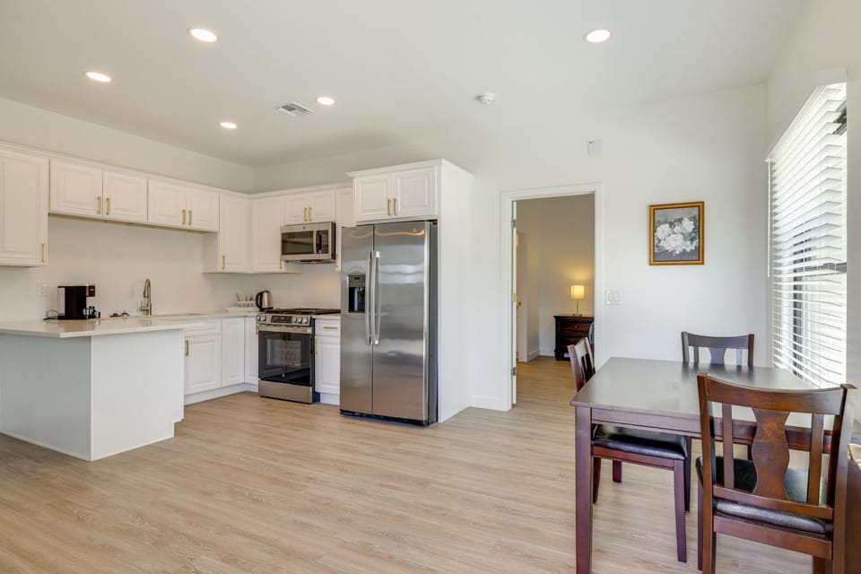 Easy Dtwn Access! Prime PHX Stay For Couples House in Phoenix
