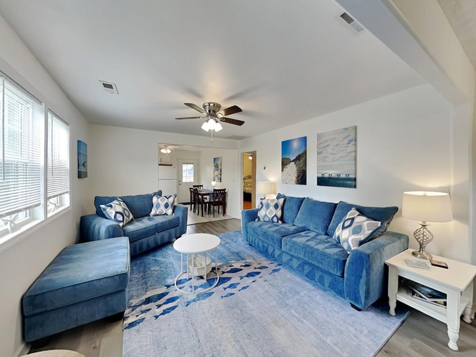 Living room, Seating area, furniture