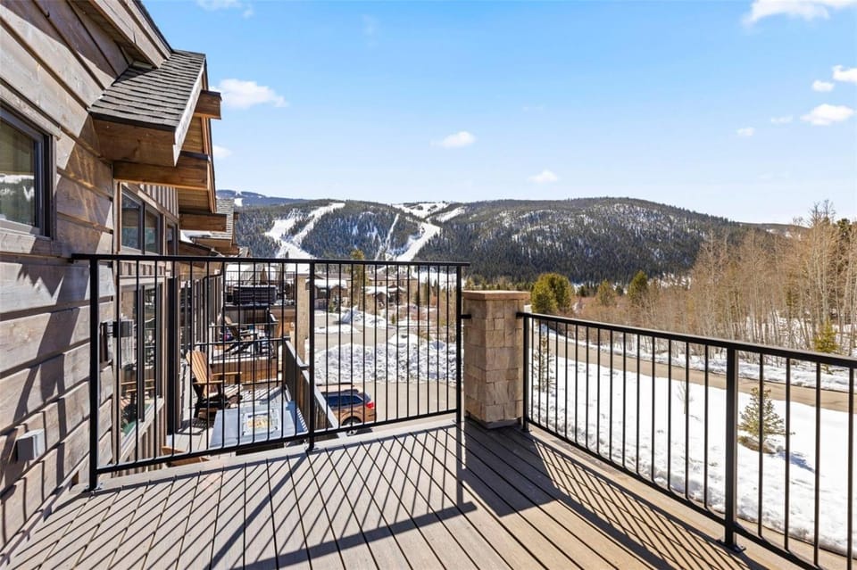 Natural landscape, Balcony/Terrace, Mountain view