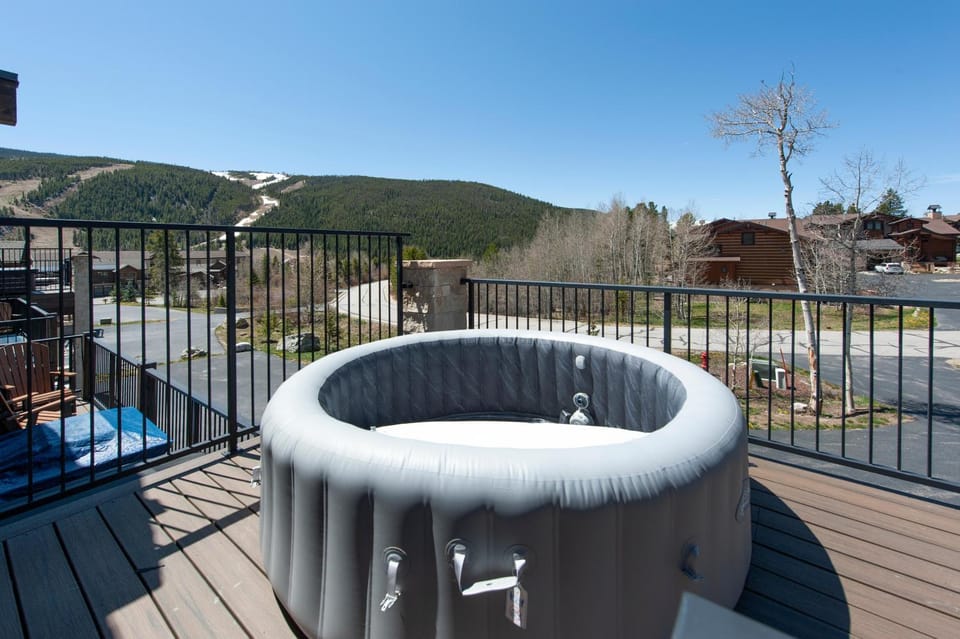 Keystone Sanctuary 4 Bed 5 Bath HTTH House in Keystone