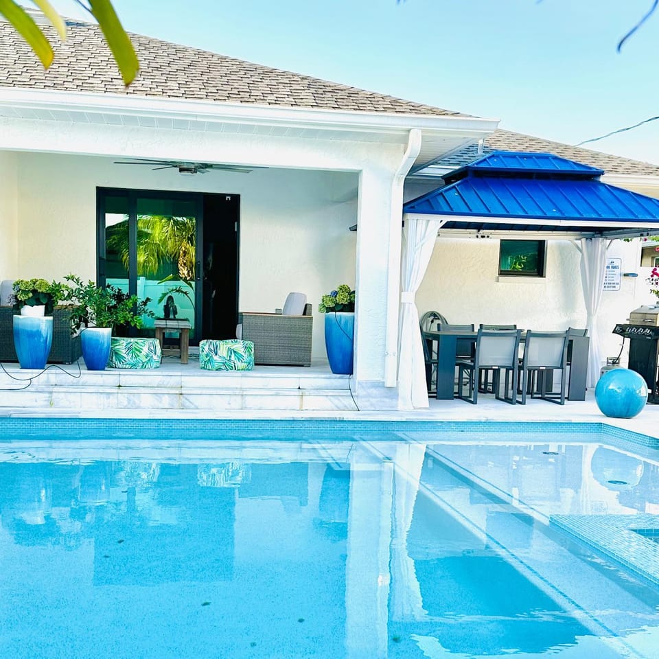 Patio, Day, Pool view, Swimming pool, Breakfast