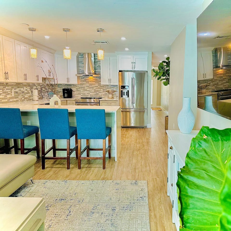 Kitchen or kitchenette, Dining area, stove, kitchen