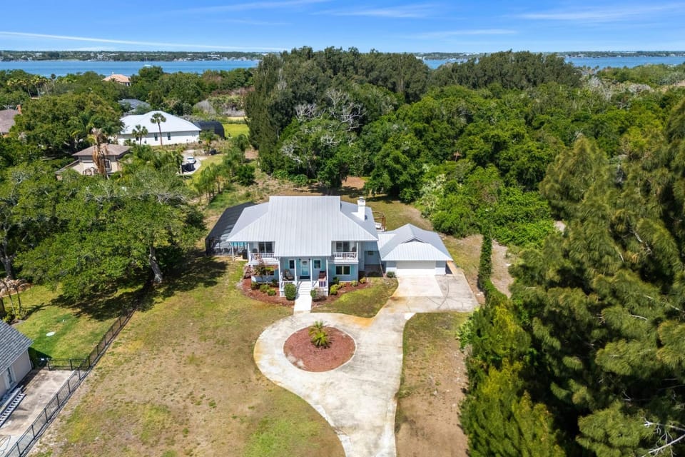 Property building, Day, Bird's eye view, Garden
