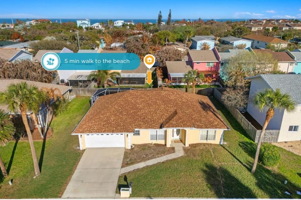 Property building, Day, Neighbourhood, Bird's eye view, Street view, Location, Parking