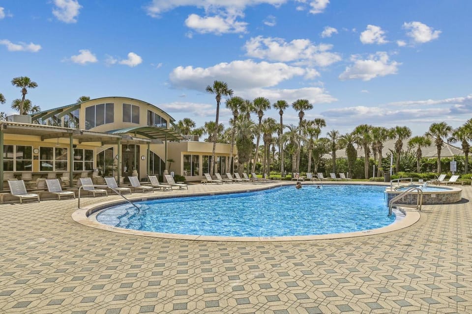 Five O'clock Somewhere House in Destin