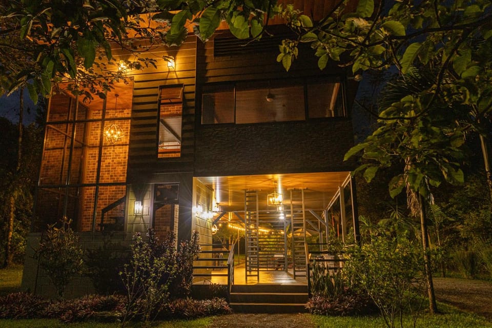 Rainforest Hideaway-Near Braulio Carrillo Park Apartment in Heredia Province