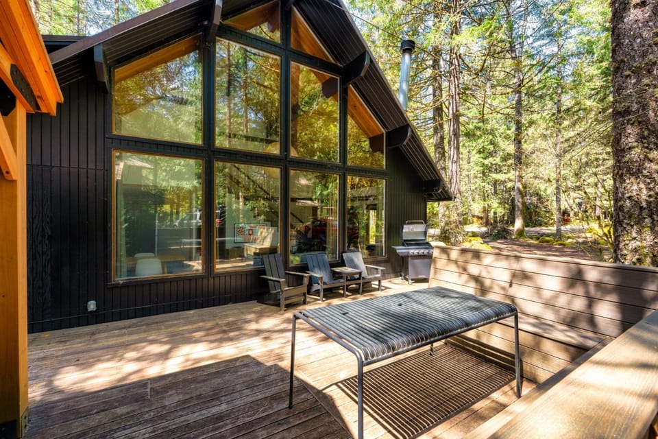 Cozy Mt Hood Cabin in Zig Zag Village Cabin in Clackamas County