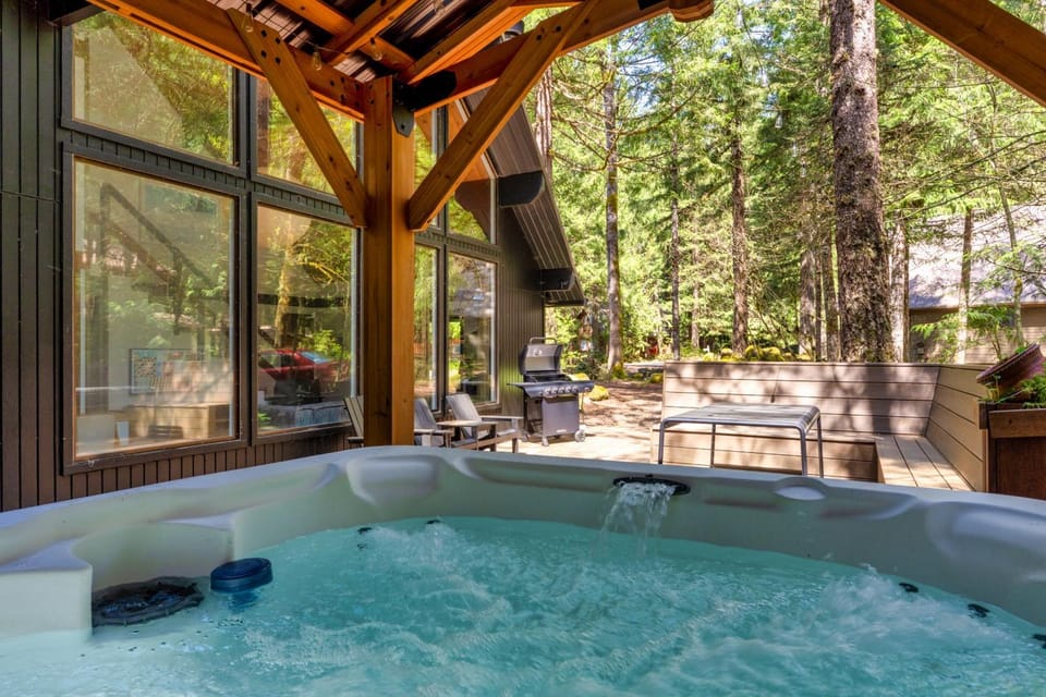 Cozy Mt Hood Cabin in Zig Zag Village Cabin in Clackamas County