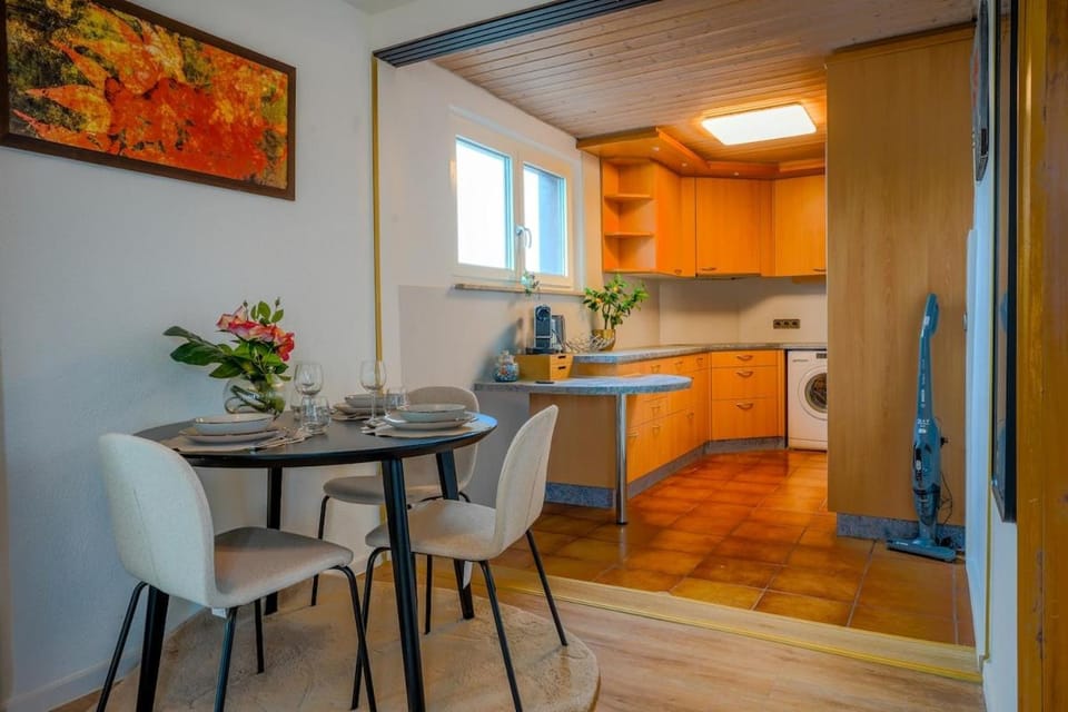 6 Guests Skyline Apartment near Mercedes Plant Apartment in Baden-Württemberg