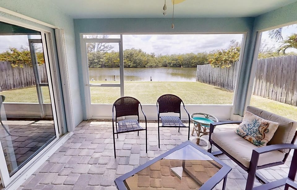 Patio, Day, Garden, Seating area, River view