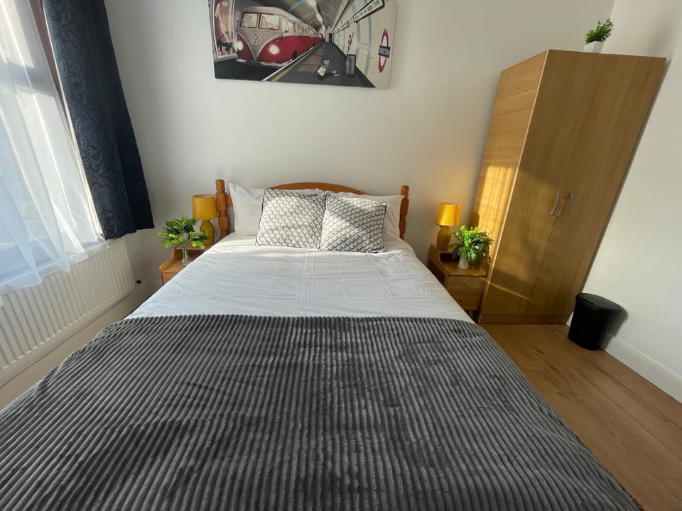 Bed, Bedroom