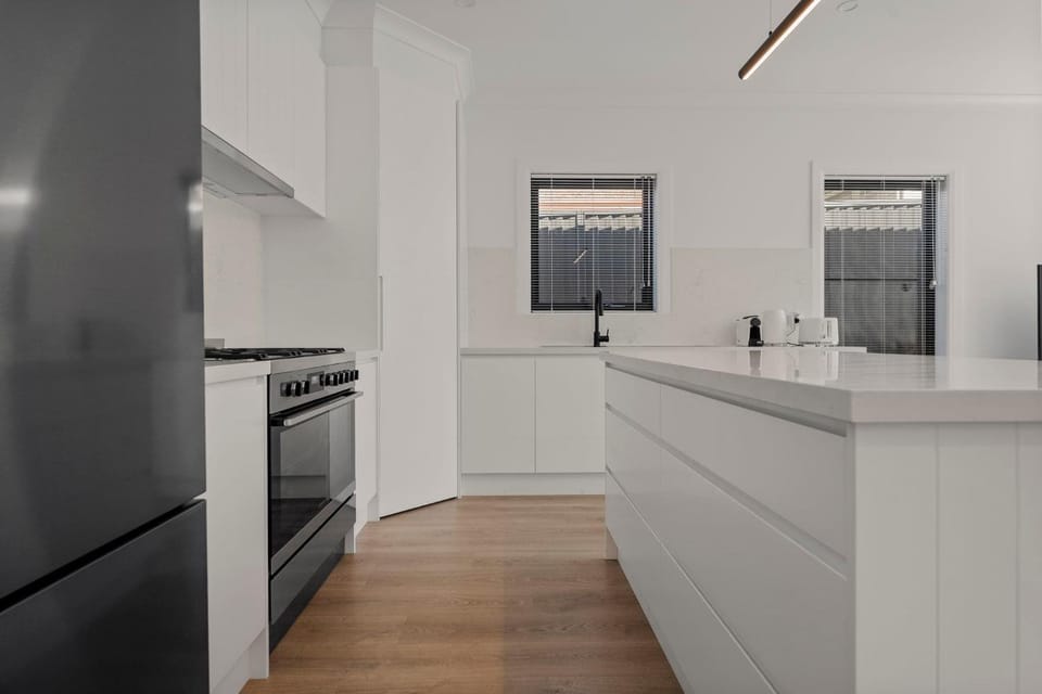 Stylish & New 2 Bed & 2 Bath Apartment Villa in Bathurst