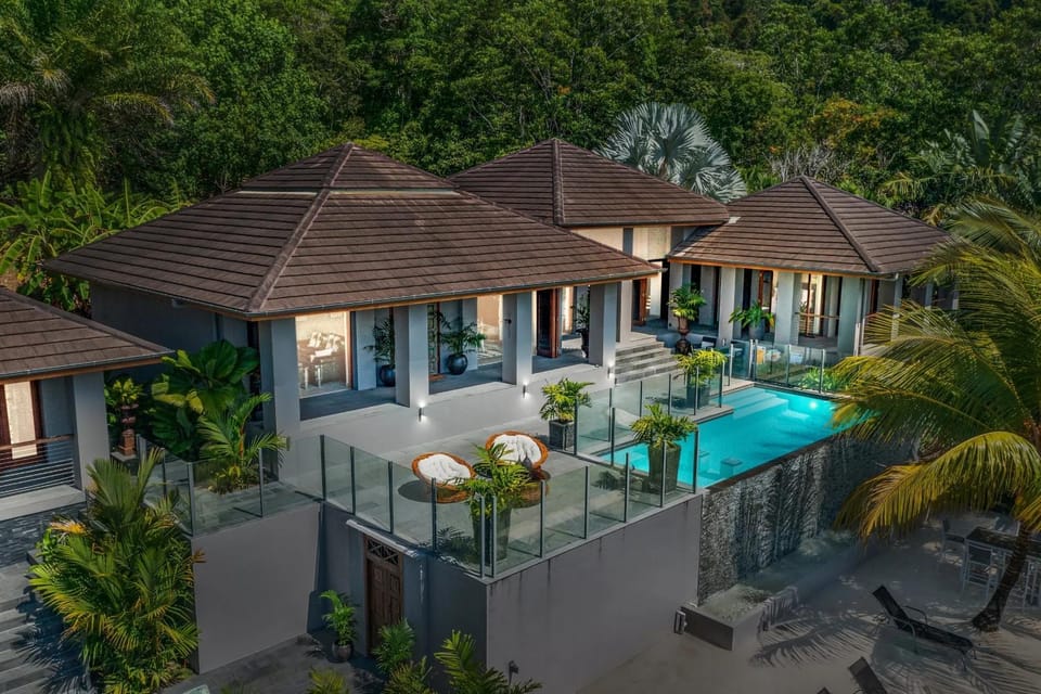 Property building, Swimming pool