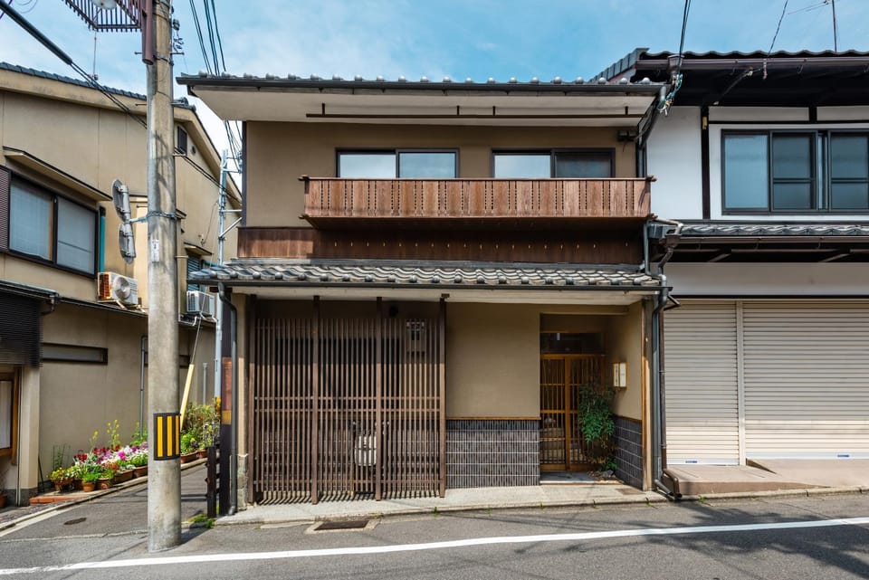 Property building, Street view
