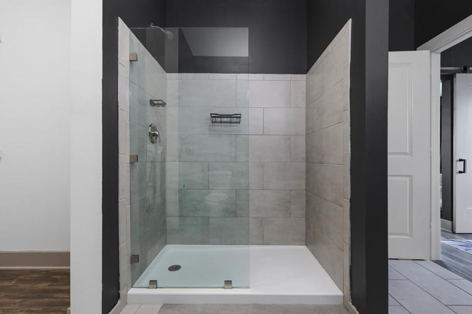 The Midnight Parthenon - 5 Min to Broadway - Midtown Apartment in Nashville