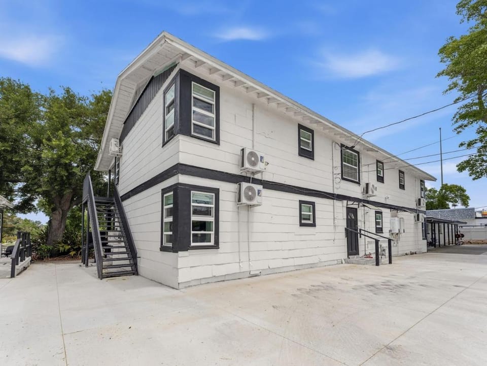 Clearwater Charm First Floor #2 Apartment in Florida