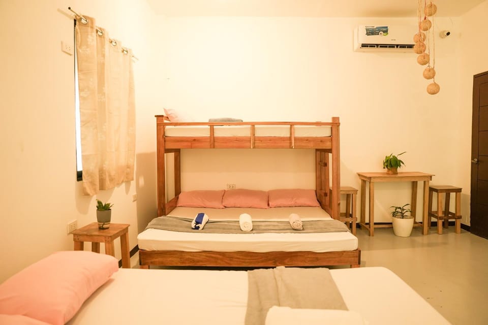 Bed, Photo of the whole room, Bedroom, bunk bed, towels, air conditioner