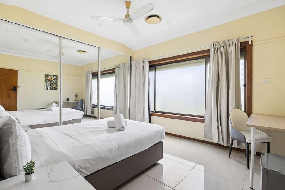 Double Room at Blacktown - Close to Sydney Zoo & Westpoint - Shared Bathroom House in Sydney