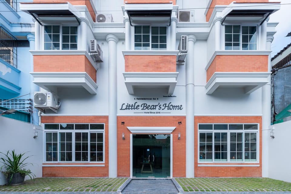 Property building, Facade/entrance