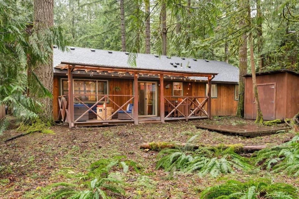 Fern Cottage-skiing river trails dogs okay House in Mount Hood Village