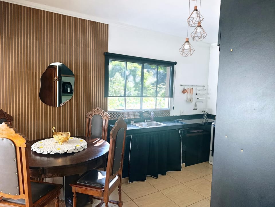Linda Chácara Próxima a Monte Verde House in State of São Paulo