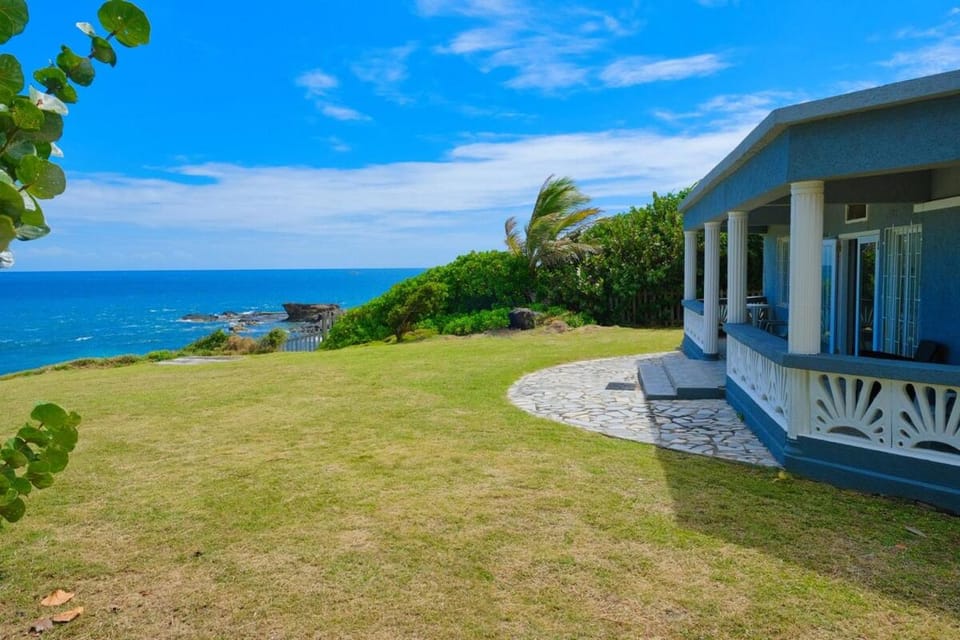 Spacious Ocean Front House With Gated Entrance Villa in Lance aux Epines