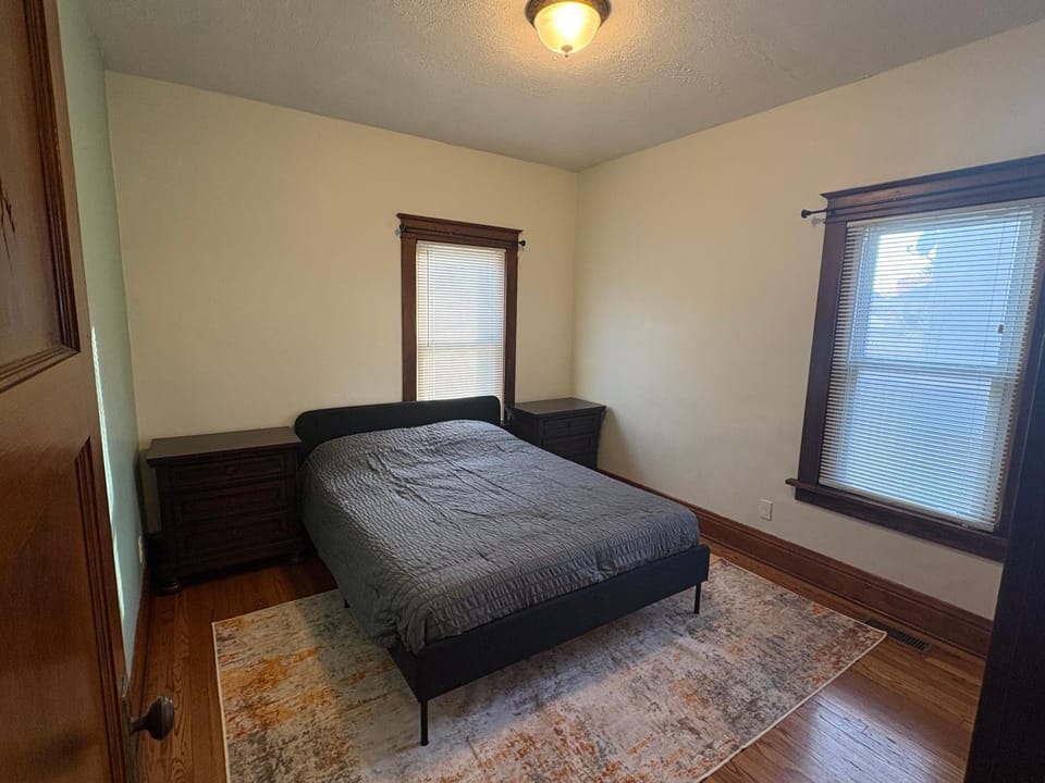 Spacious, Family Friendly 4BR, 5Qn Beds with Garage in Columbus House in Ohio