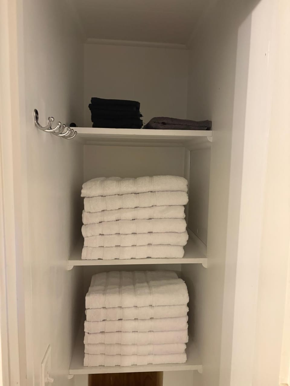 Spacious, Family Friendly 4BR, 5Qn Beds with Garage in Columbus House in Ohio