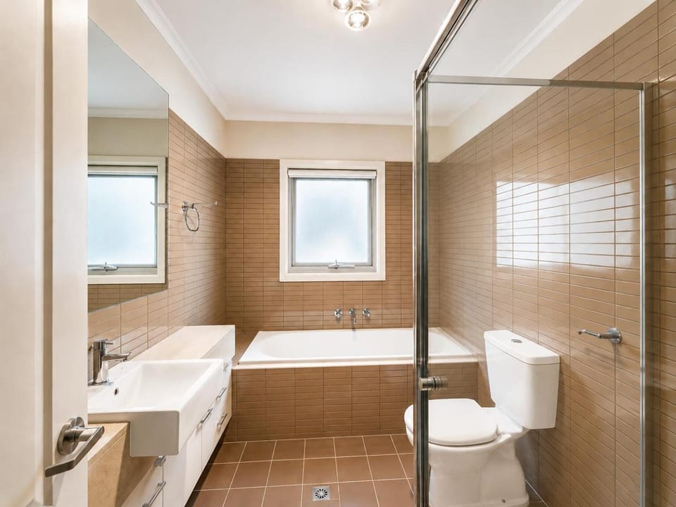 Glenlyon Rd - Comfortable Premium Accommodation Bed and Breakfast in Melbourne