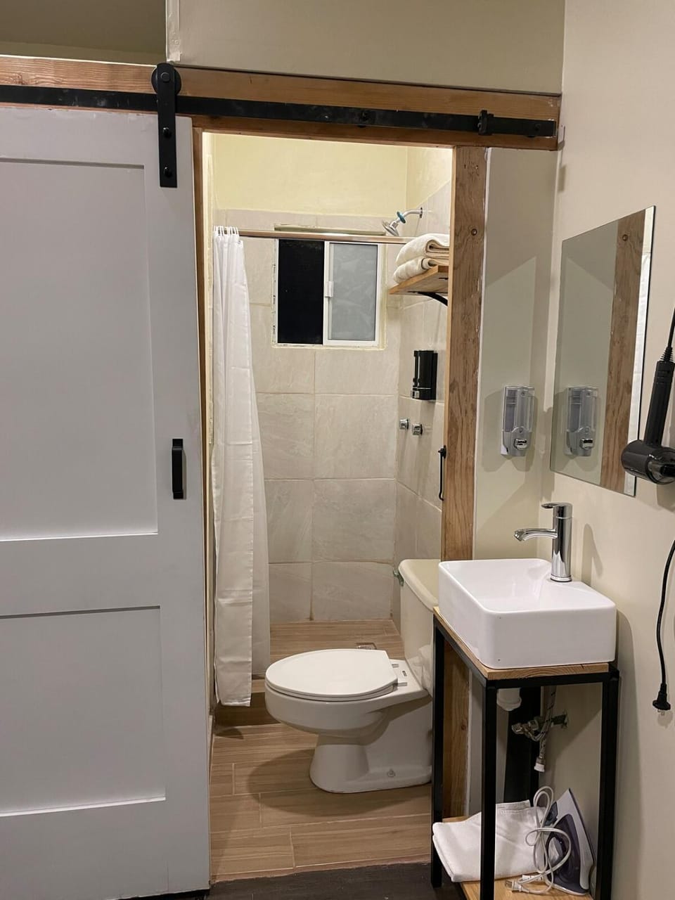 Shower, Bathroom, Decorative detail, towels