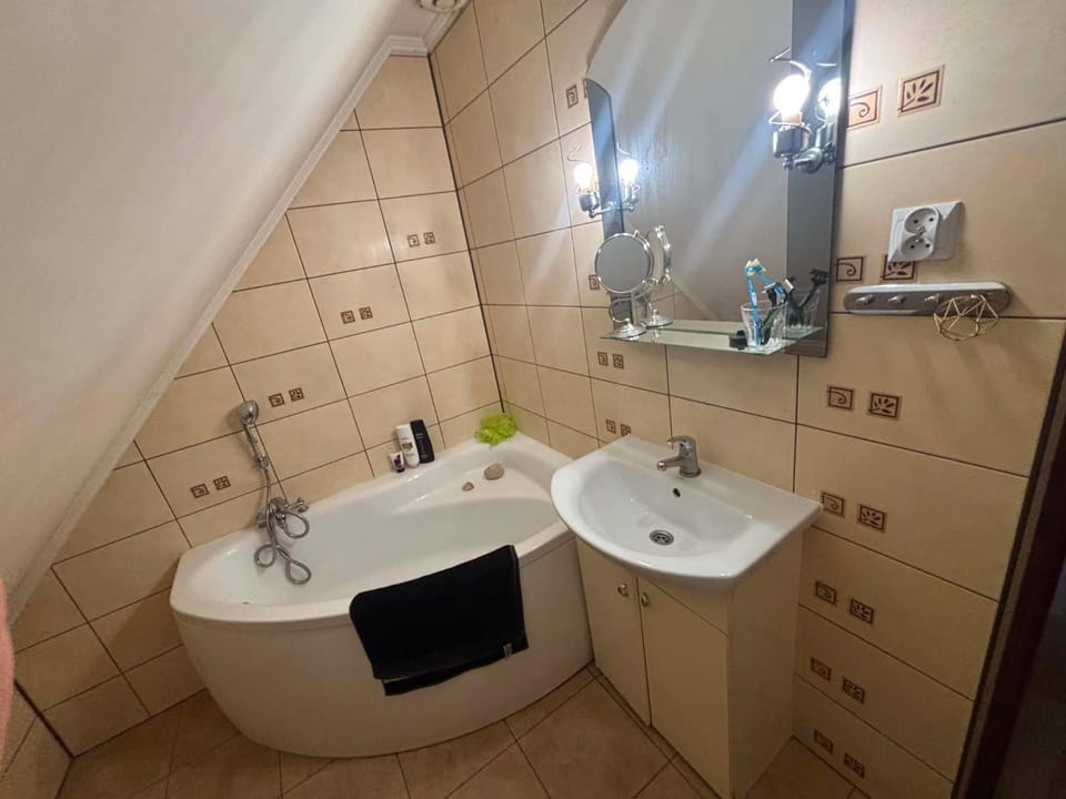 Bathroom, Bath